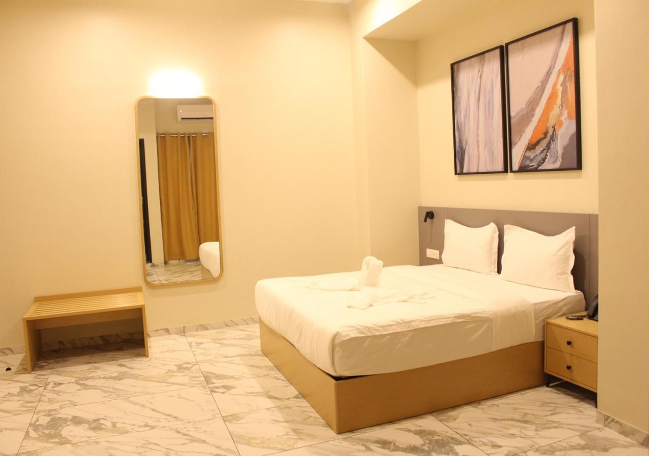 Ixoras Hotel Lemba Киншаса Экстерьер фото
