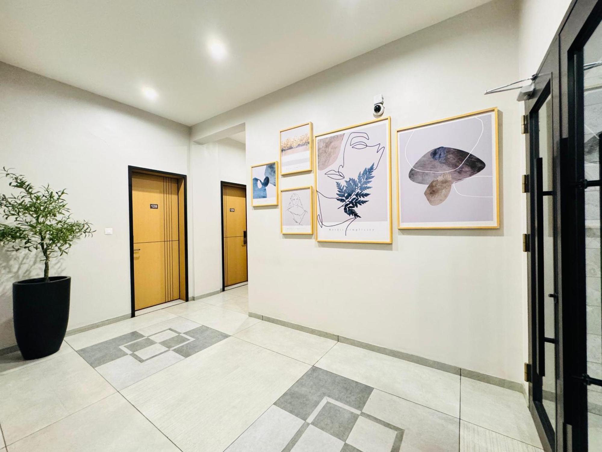 Ixoras Hotel Lemba Киншаса Экстерьер фото