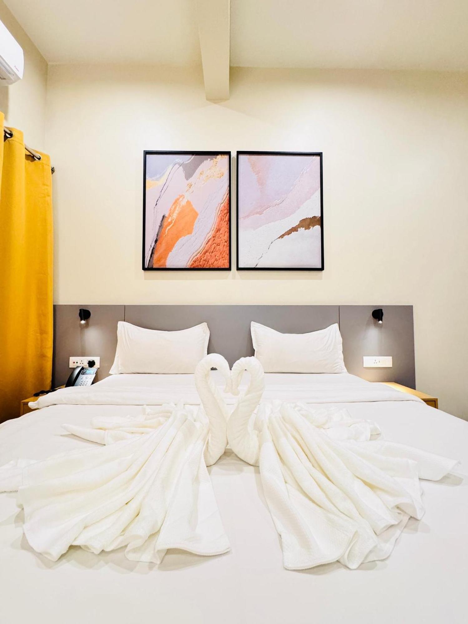 Ixoras Hotel Lemba Киншаса Экстерьер фото