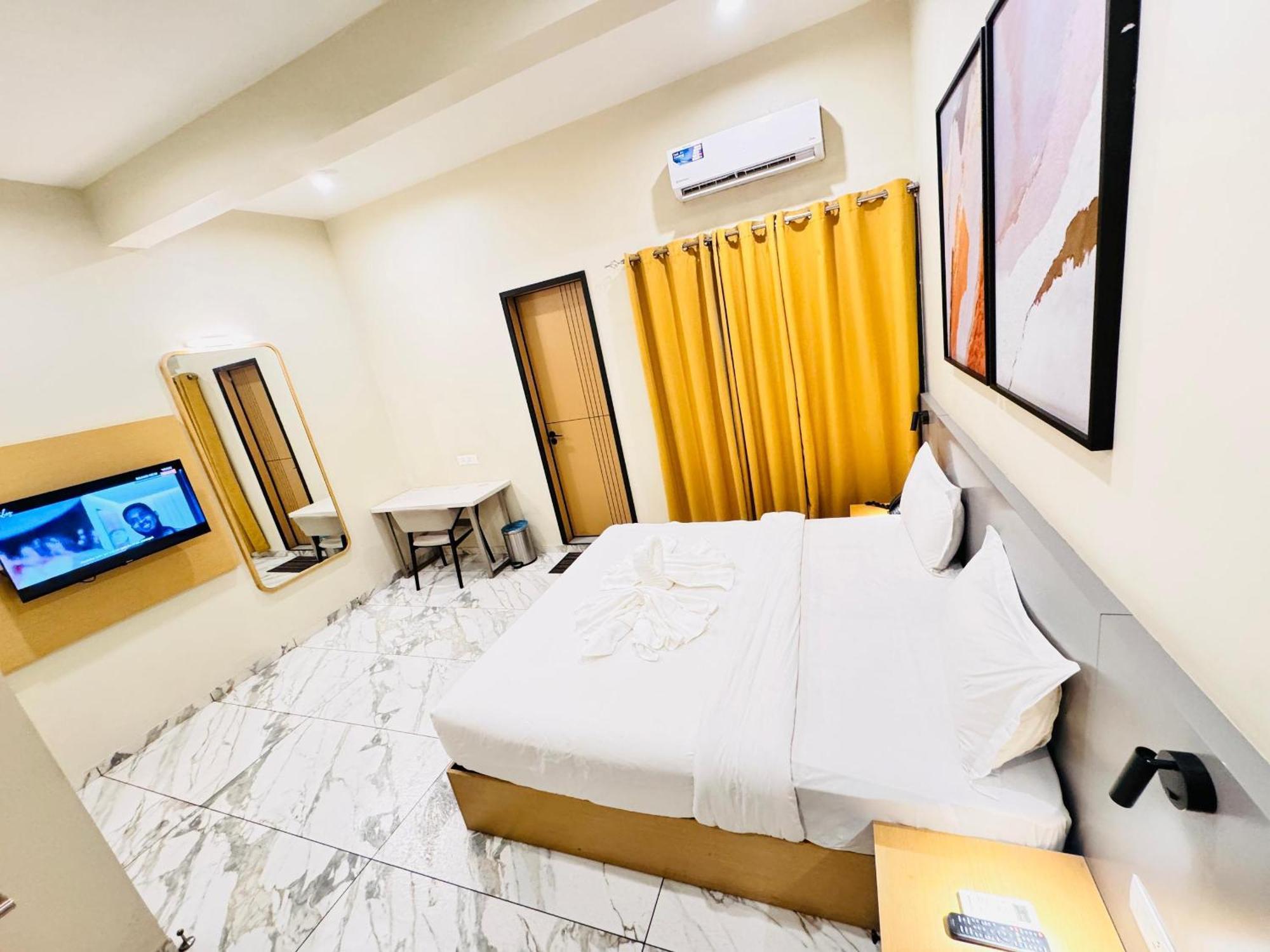 Ixoras Hotel Lemba Киншаса Экстерьер фото