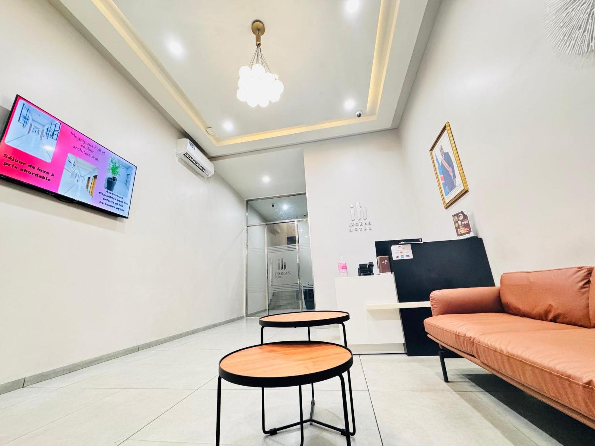 Ixoras Hotel Lemba Киншаса Экстерьер фото