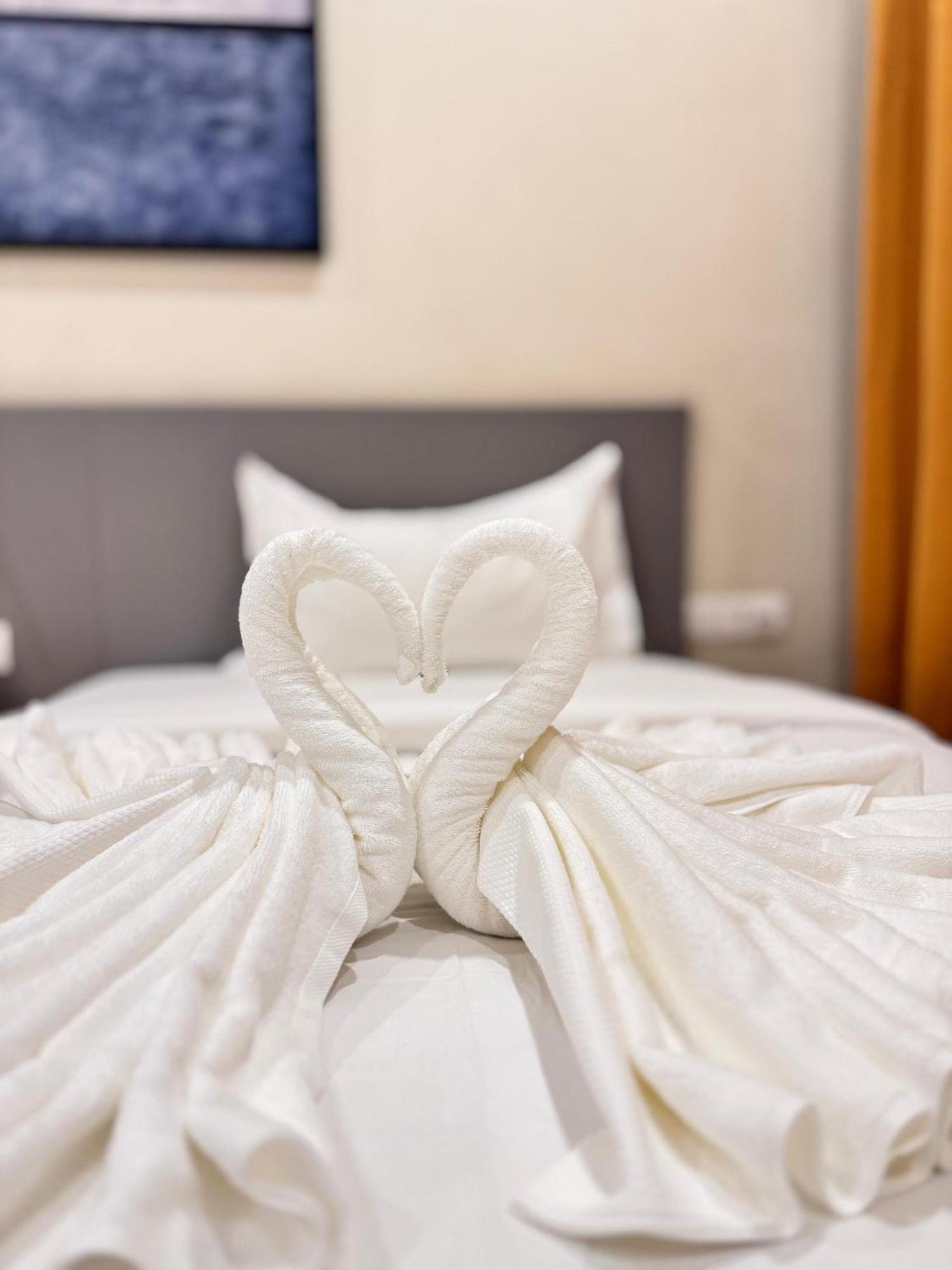 Ixoras Hotel Lemba Киншаса Экстерьер фото